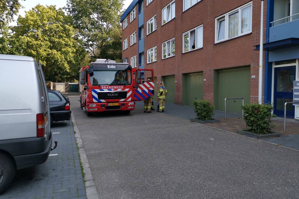 Brandweer doet onderzoek naar vreemde lucht