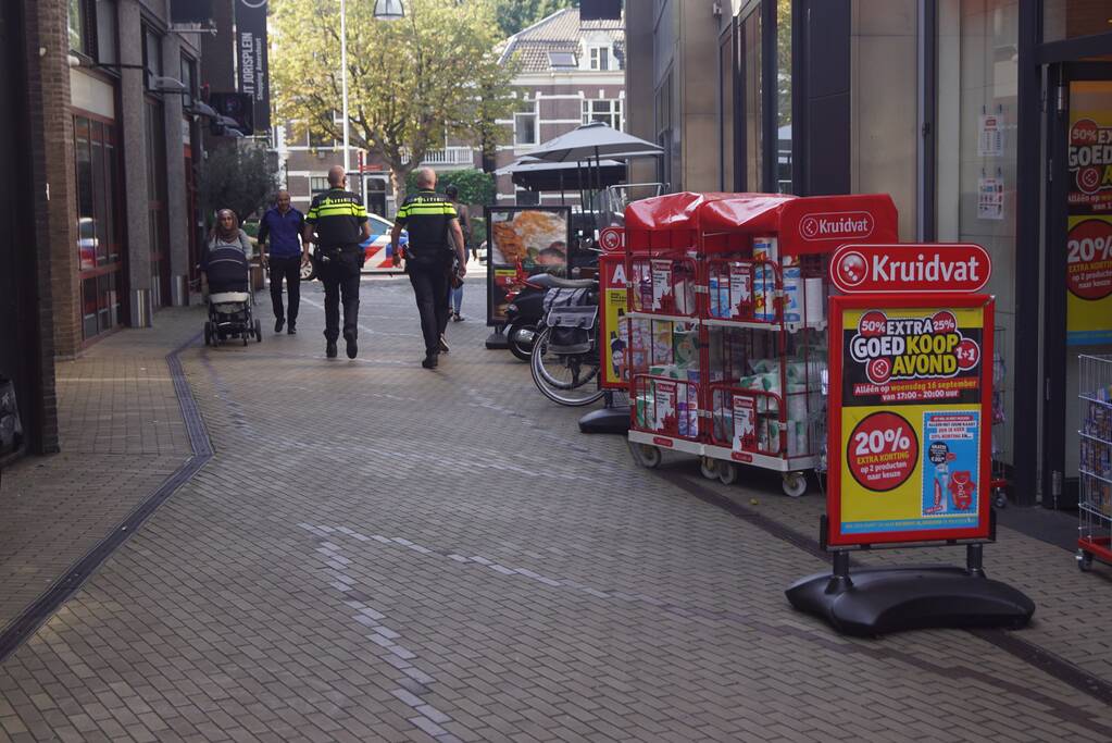 Jonge vrouw aangehouden bij drogisterij Kruidvat