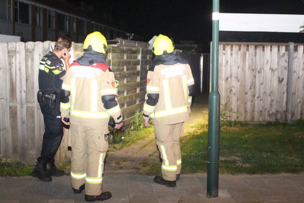Buurt schrikt wakker van harde knallen, een aanhouding
