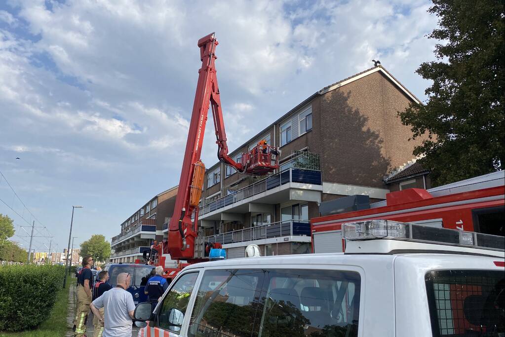 Politie haalt meerdere wietplanten van balkon