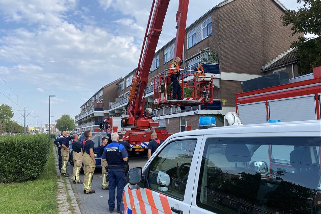 Politie haalt meerdere wietplanten van balkon
