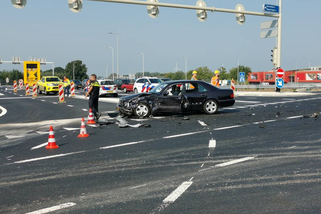 Forse schade bij verkeersongeval nieuwe afrit A12