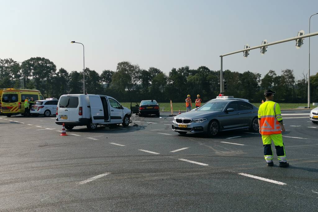 Forse schade bij verkeersongeval nieuwe afrit A12