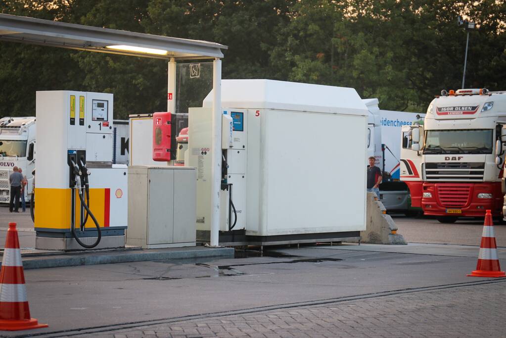 Brandweer onderzoekt lekkende AdBlue-tank