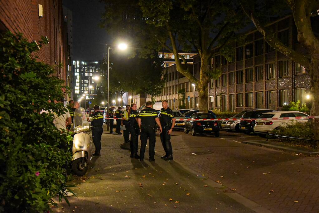 Man in auto overleden na schietincident