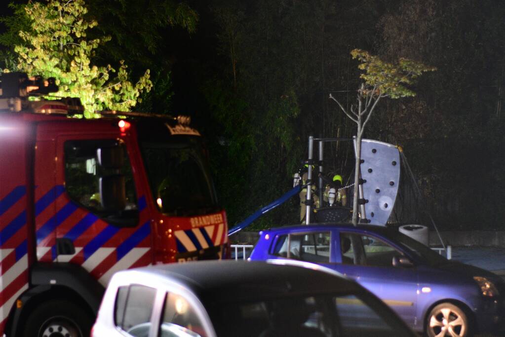 Brand bij speeltuin in Overschie