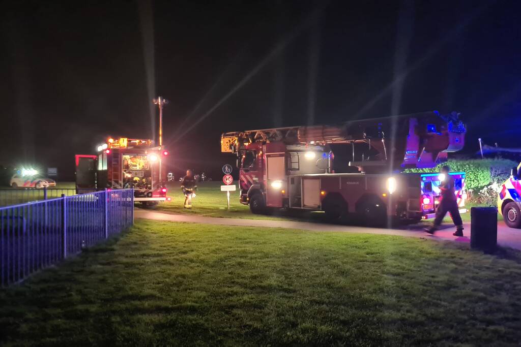 Massale inzet naar mogelijk persoon te water