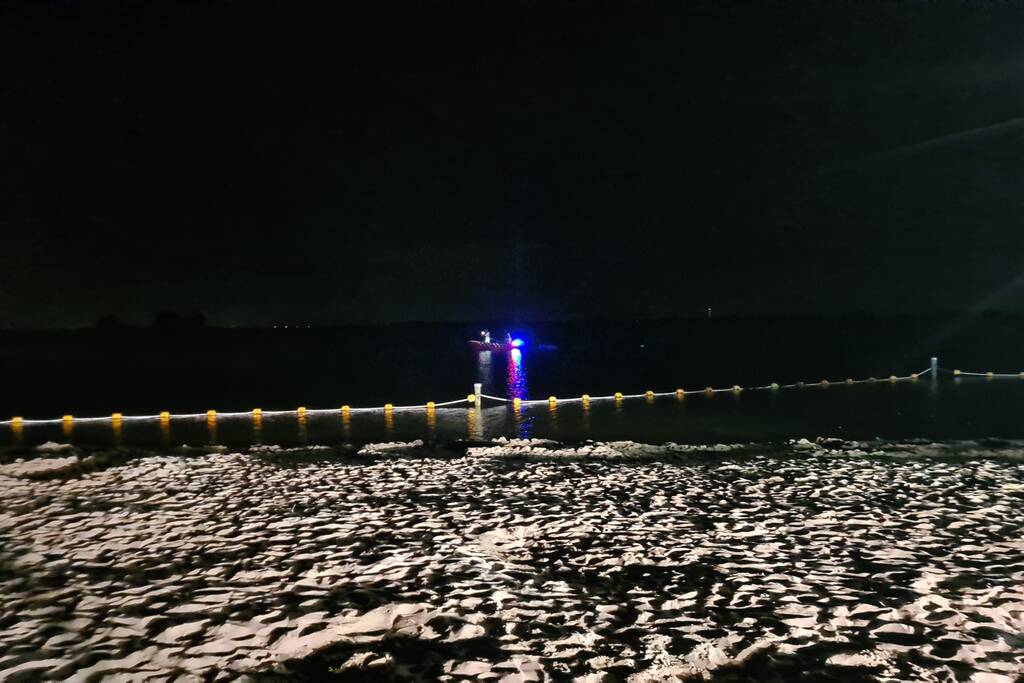 Massale inzet naar mogelijk persoon te water