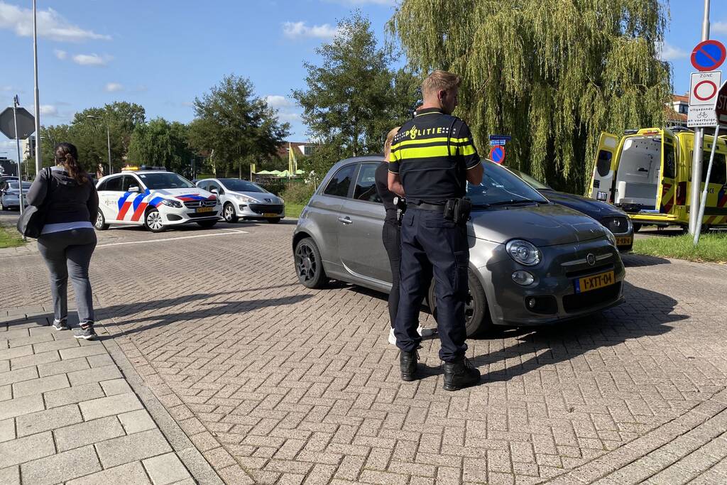 Automobilist ziet overstekende fietsster over het hoofd