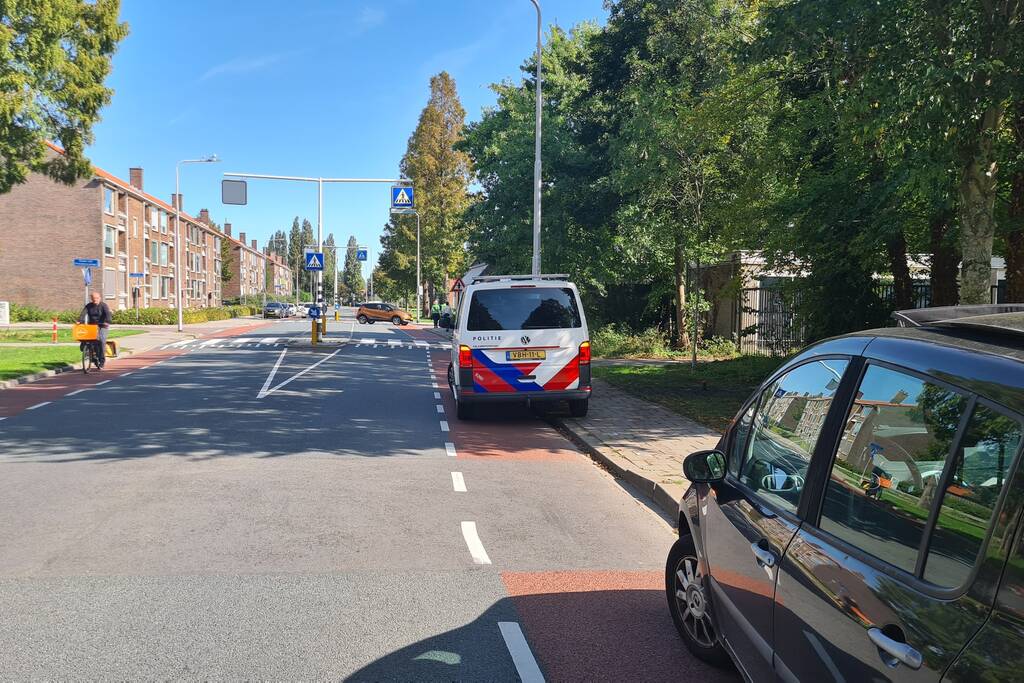 Omstanders redden oudere man uit water