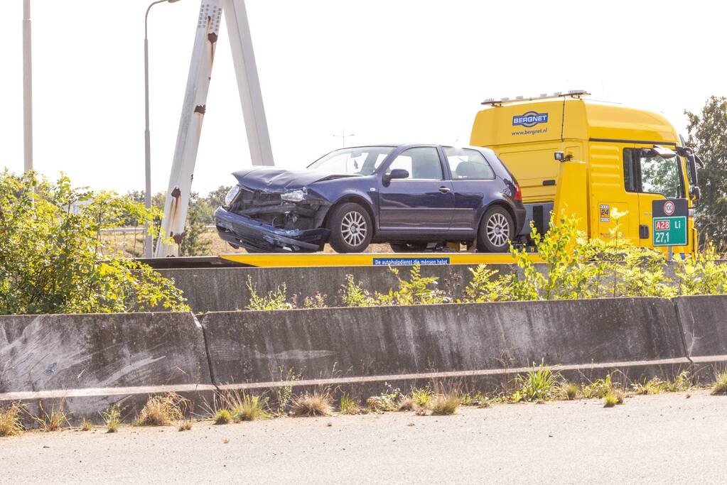 Twee rijstroken dicht na ongeluk op knooppunt Hoevelaken