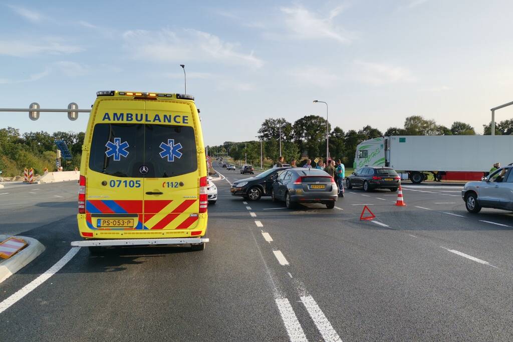Opnieuw botsen auto's op nieuwe afrit van A12