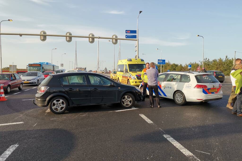Opnieuw botsen auto's op nieuwe afrit van A12