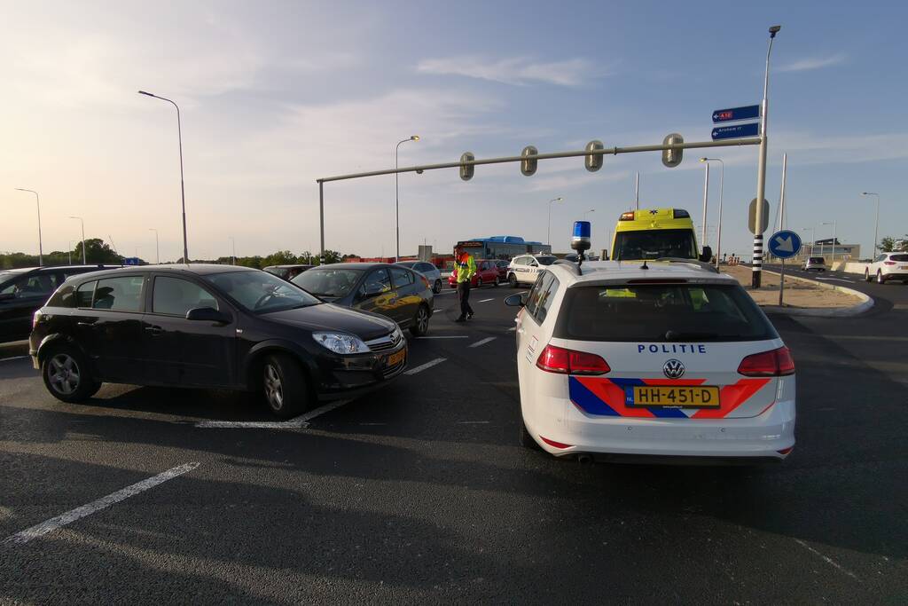 Opnieuw botsen auto's op nieuwe afrit van A12