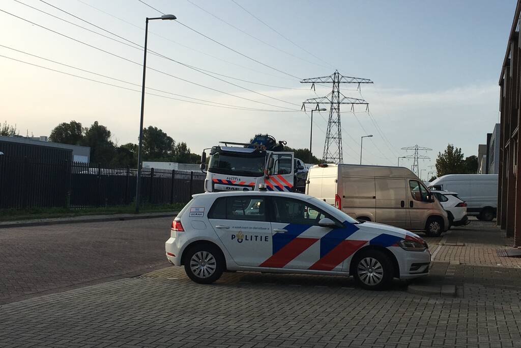 Politie neemt meerdere voertuigen in beslag