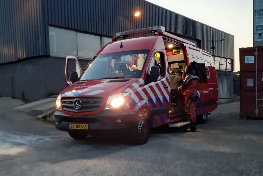 Persoon raakt te water