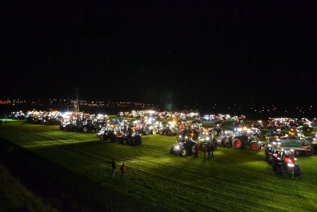 Veel trekkers bij demonstratie op weiland