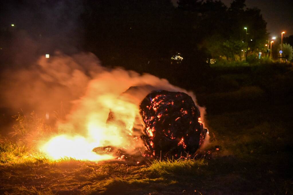 Autobrand blijkt brand in baal hooi