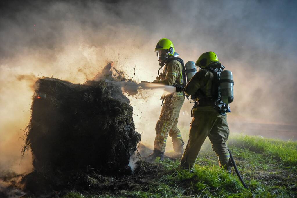 Autobrand blijkt brand in baal hooi
