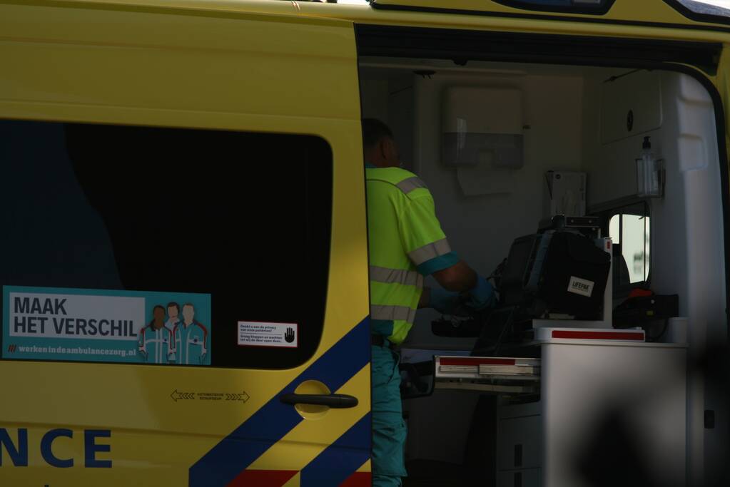 Vrouw gewond na aanrijding