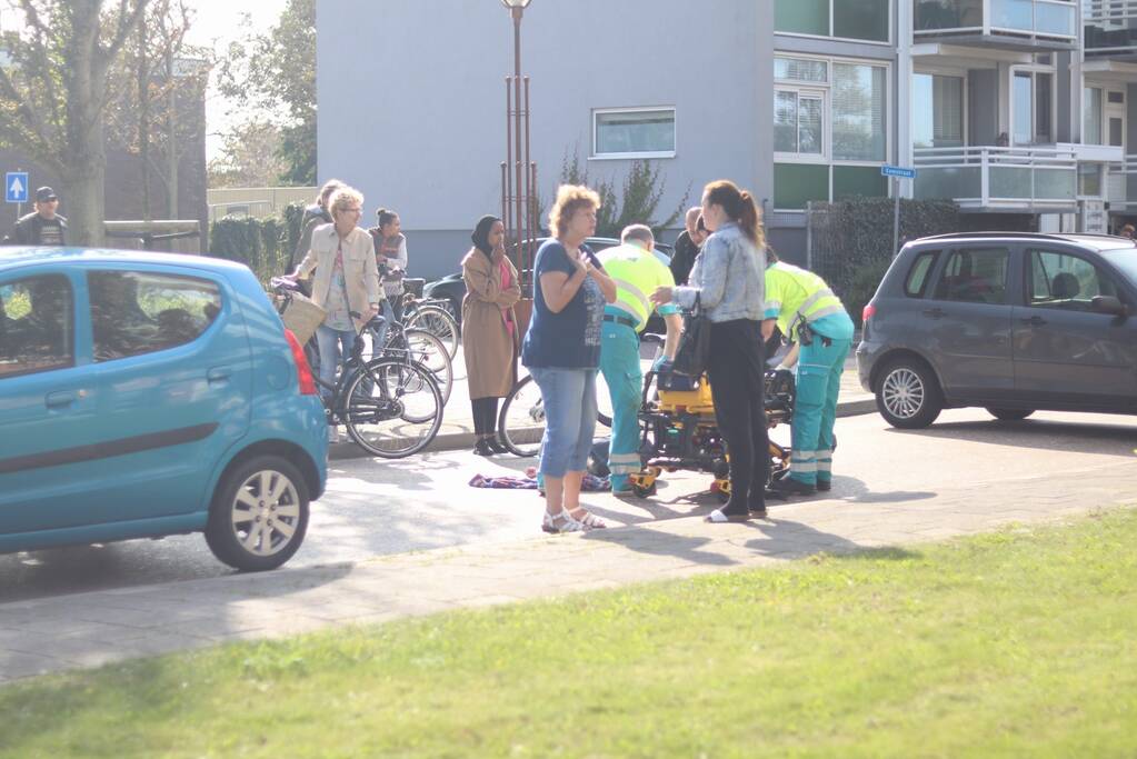 Vrouw gewond na aanrijding
