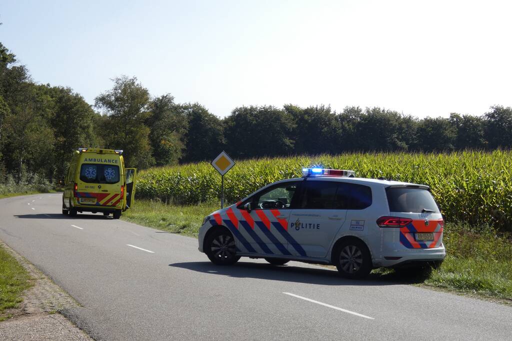 Motorrijder gaat onderuit en raakt gewond