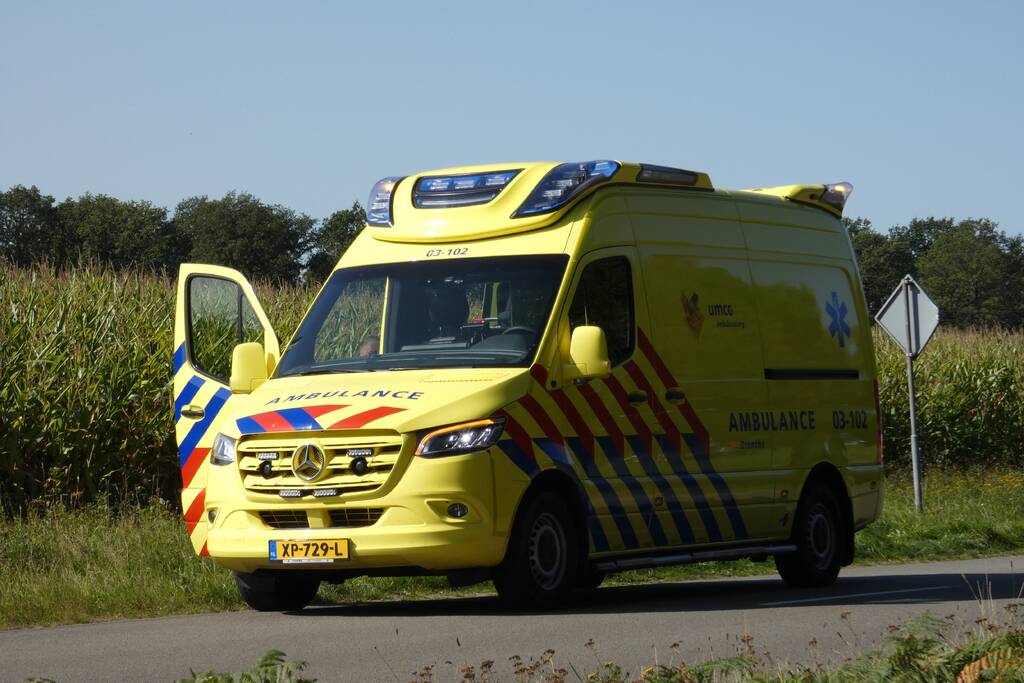 Motorrijder gaat onderuit en raakt gewond