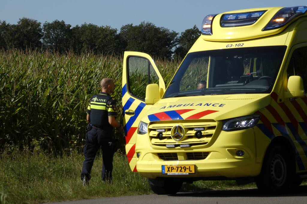 Motorrijder gaat onderuit en raakt gewond