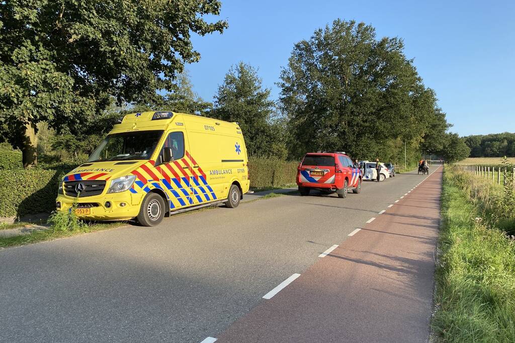 Paardenkoets slaat over de kop