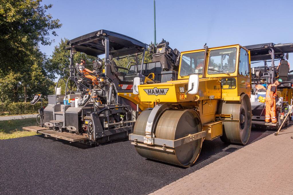 Asfaltering N199 in volle gang