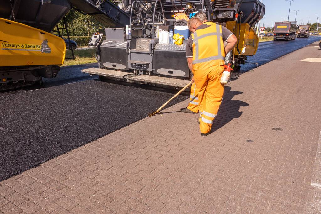 Asfaltering N199 in volle gang