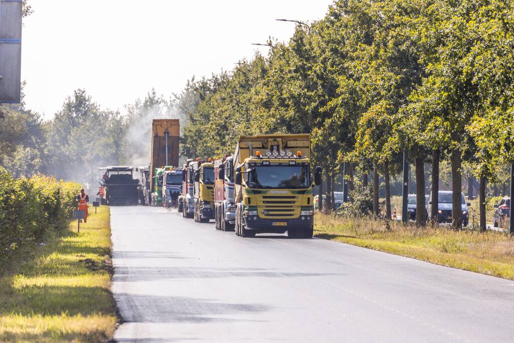 Asfaltering N199 in volle gang