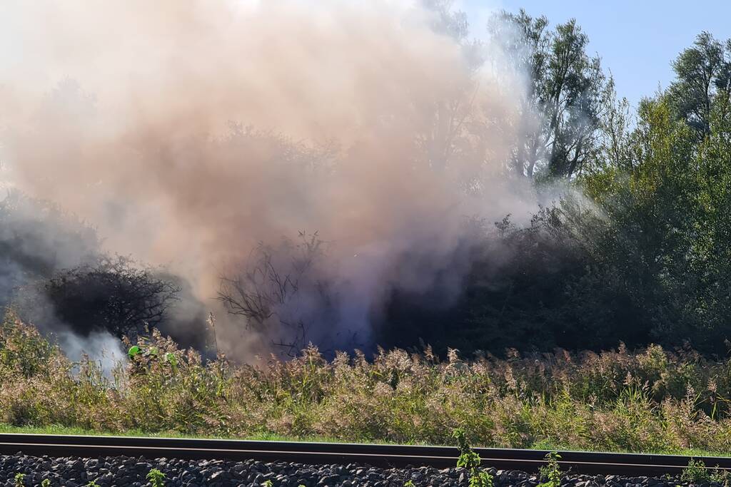 Brug in Quelderduyn gaat in vlammen op