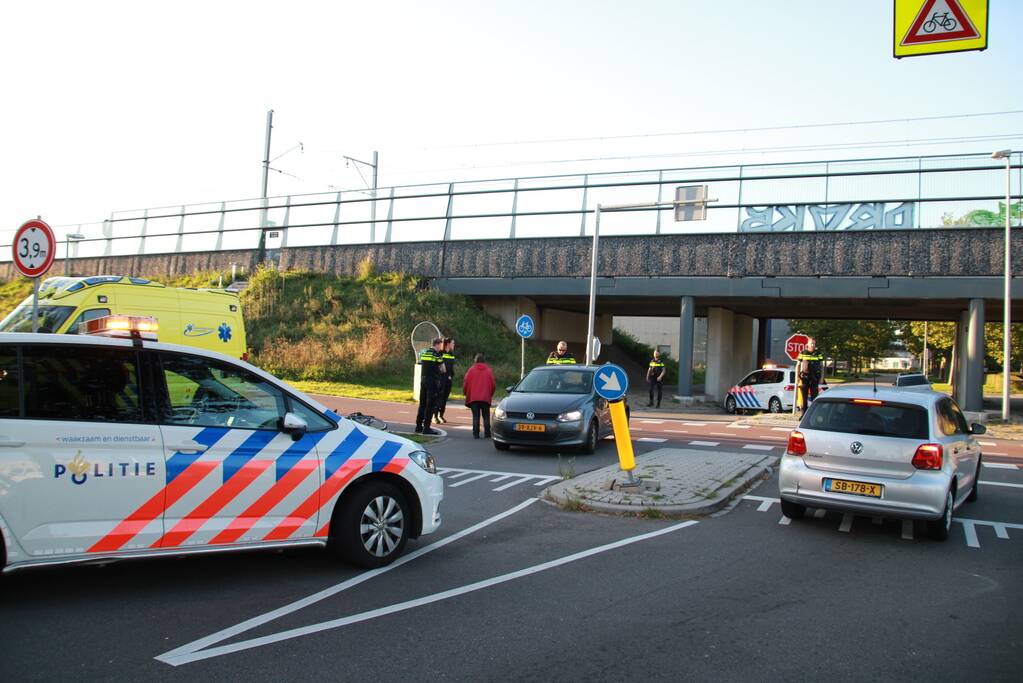 Overstekende fietser aangereden door automobiliste