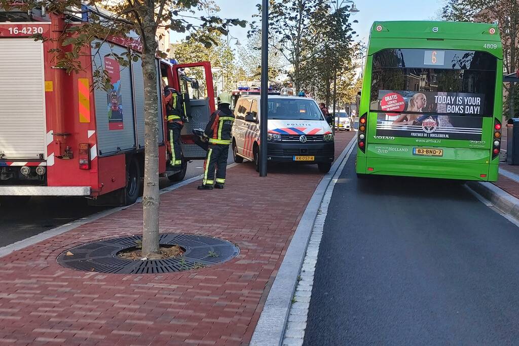 Brandweer ventileert woning na brand