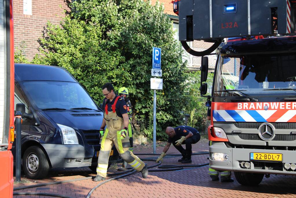 Vermoedelijk asbest vrijgekomen bij brand op dak van woning