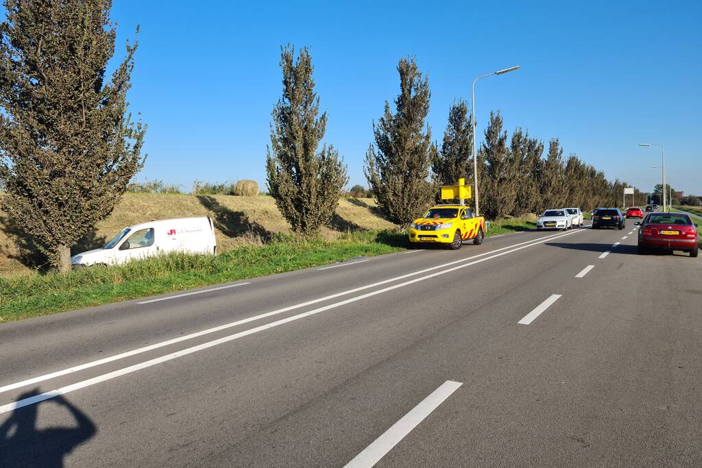 Kop-staart aanrijding met meerdere voertuigen