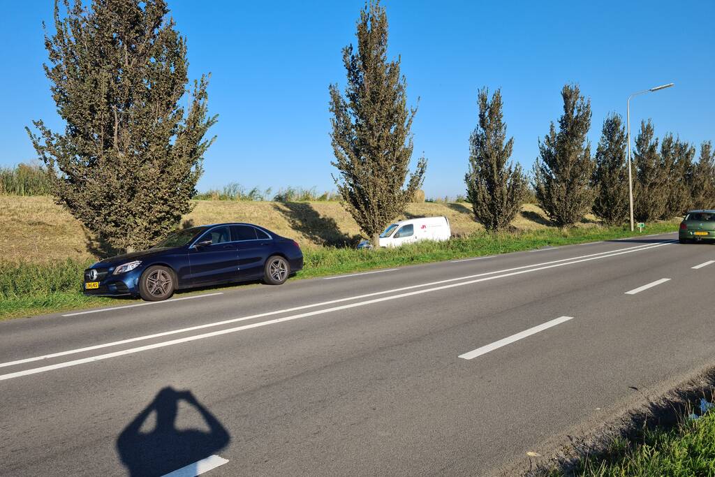 Kop-staart aanrijding met meerdere voertuigen