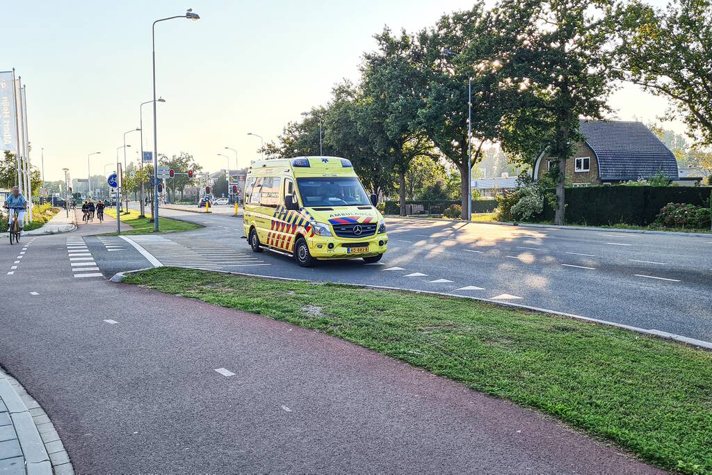 Scooterrijdster gewond na aanrijding