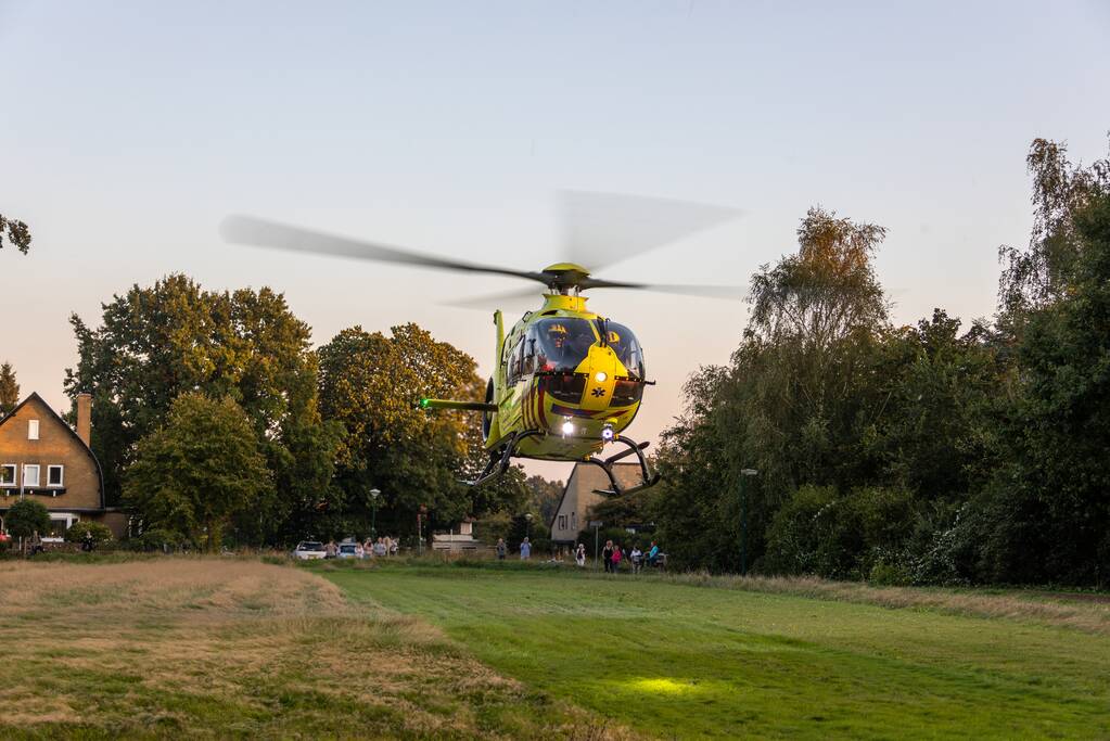 Traumahelikopter landt voor incident in woning