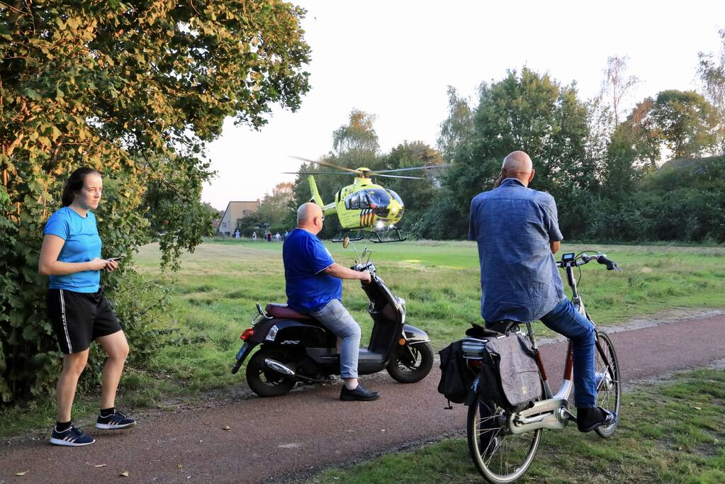 Traumahelikopter landt voor incident in woning