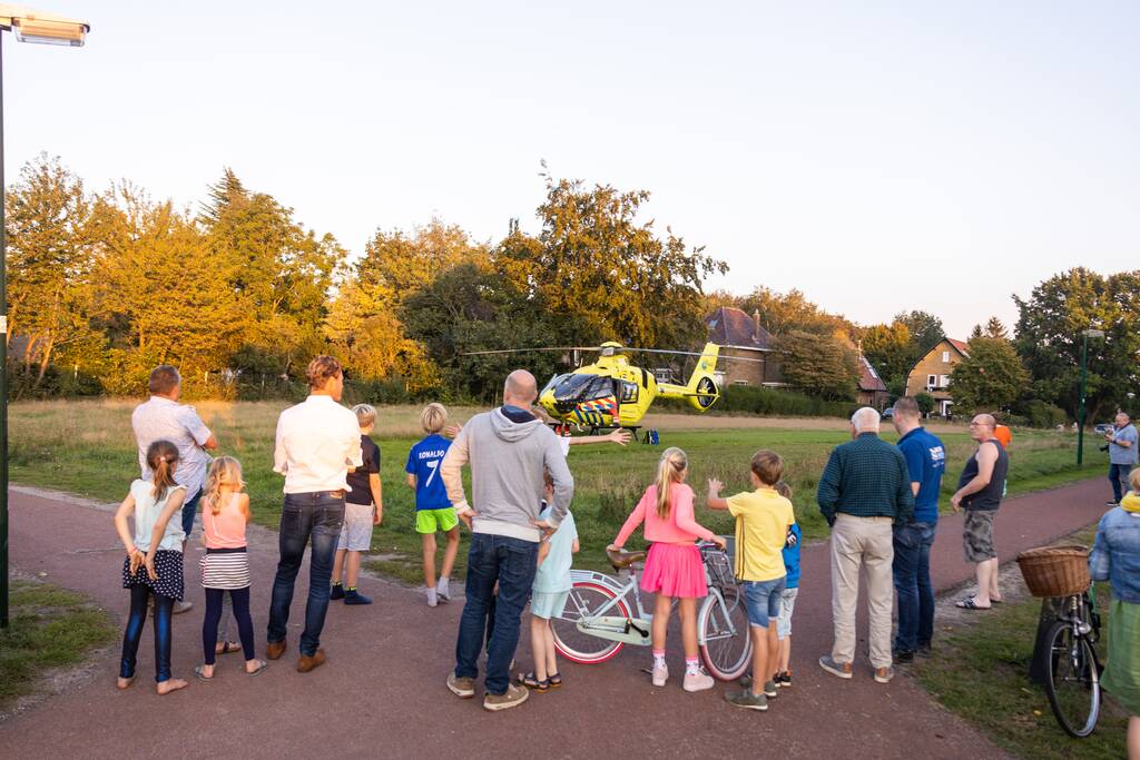 Traumahelikopter landt voor incident in woning