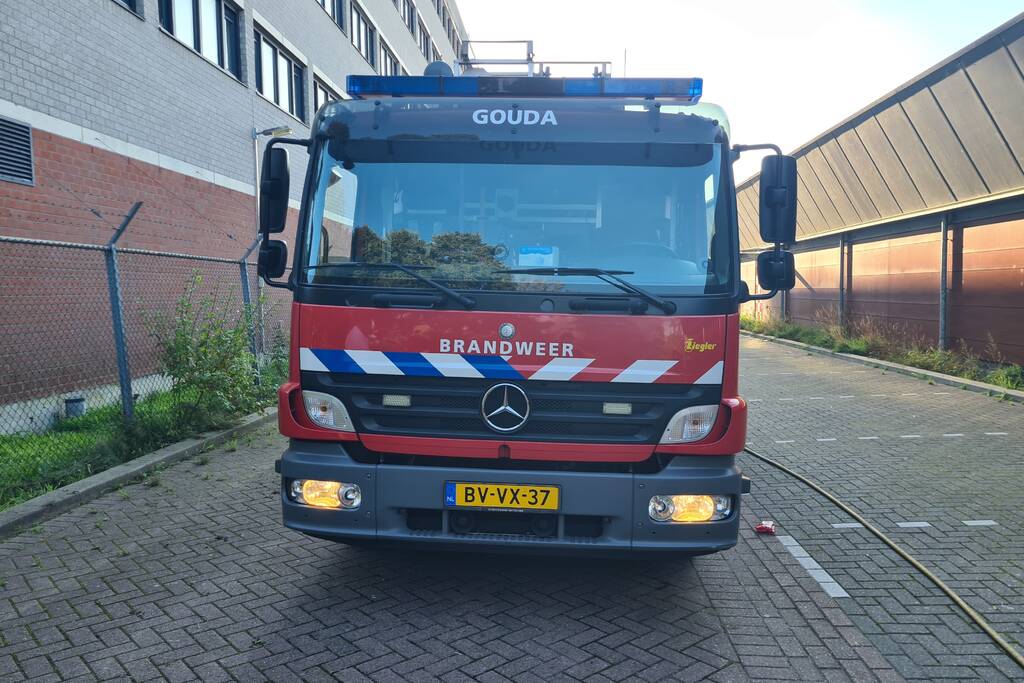 Flinke rookontwikkeling door brand in berg hooi