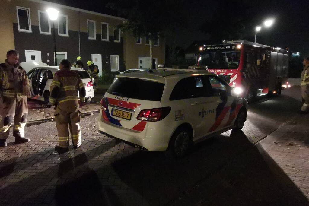 Brand gesticht in auto