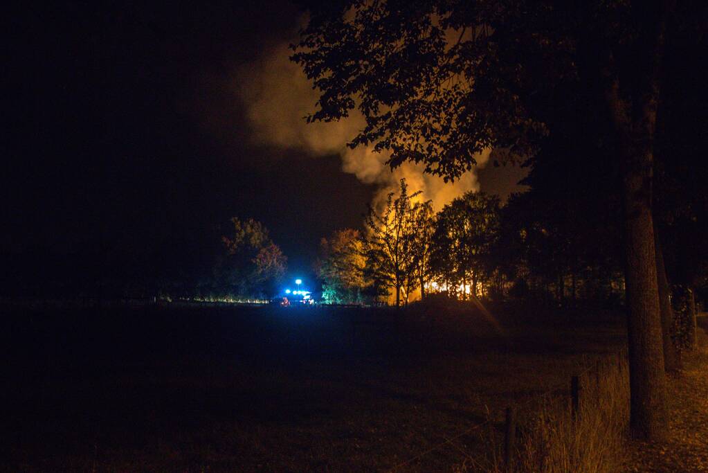 Rook en stank door hooibrand in Duitsland