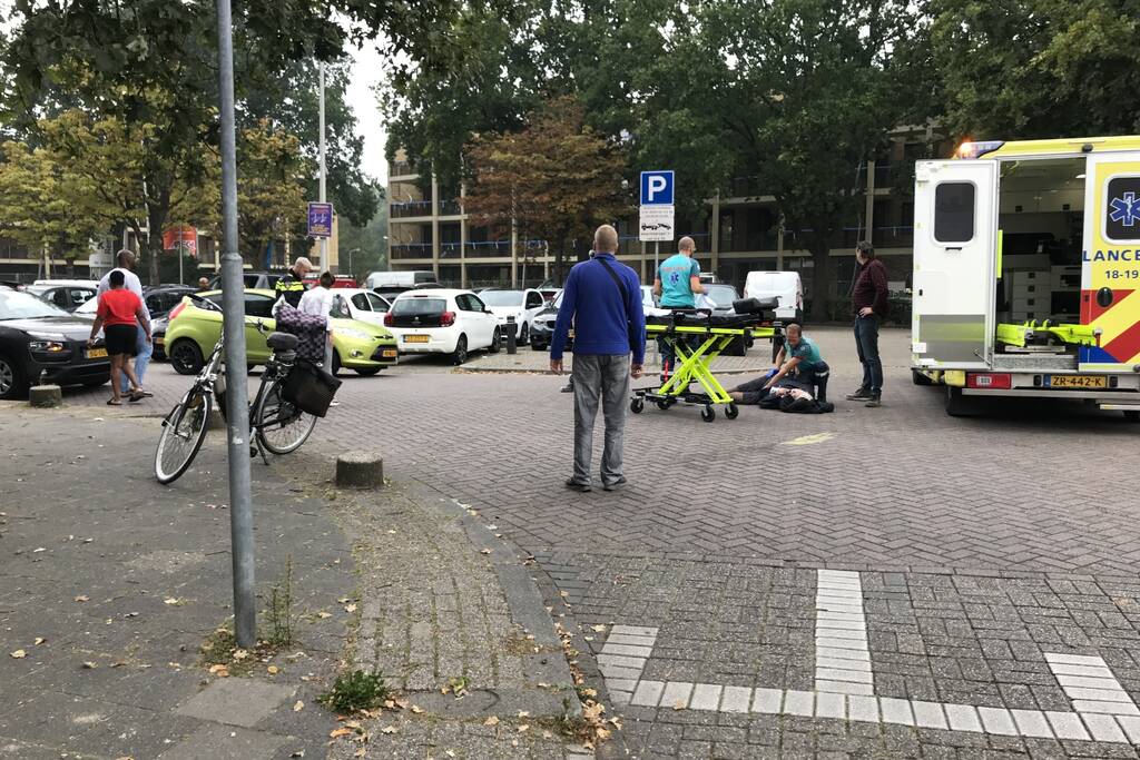 Fietser gewond na aanrijding met auto