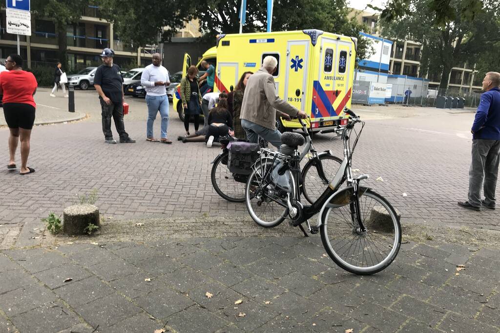 Fietser gewond na aanrijding met auto