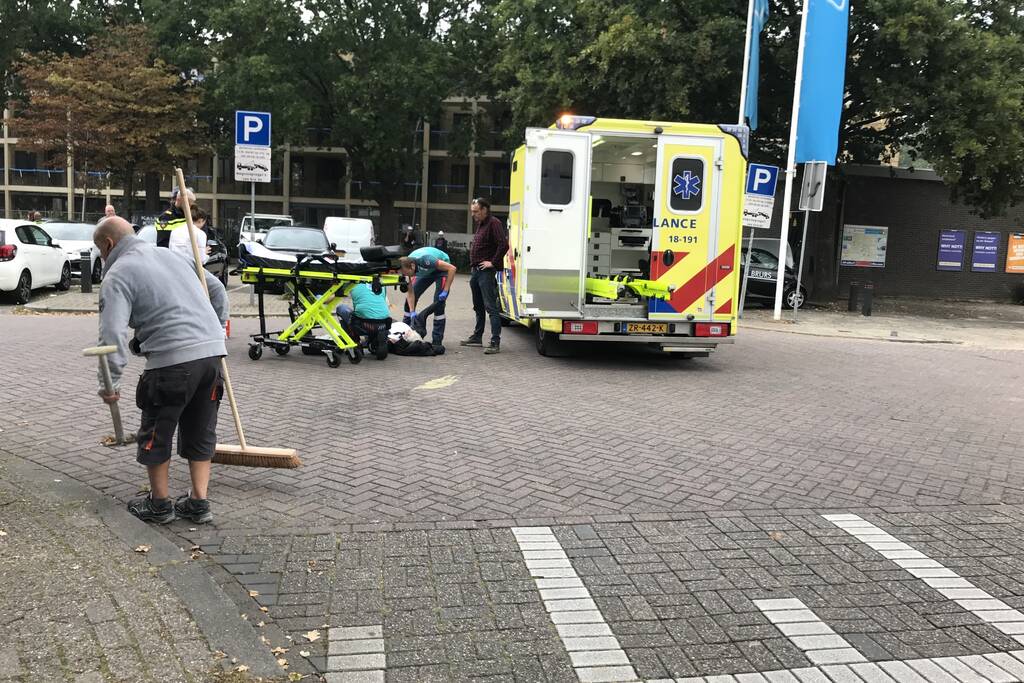 Fietser gewond na aanrijding met auto