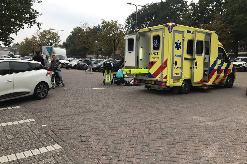 Fietser gewond na aanrijding met auto
