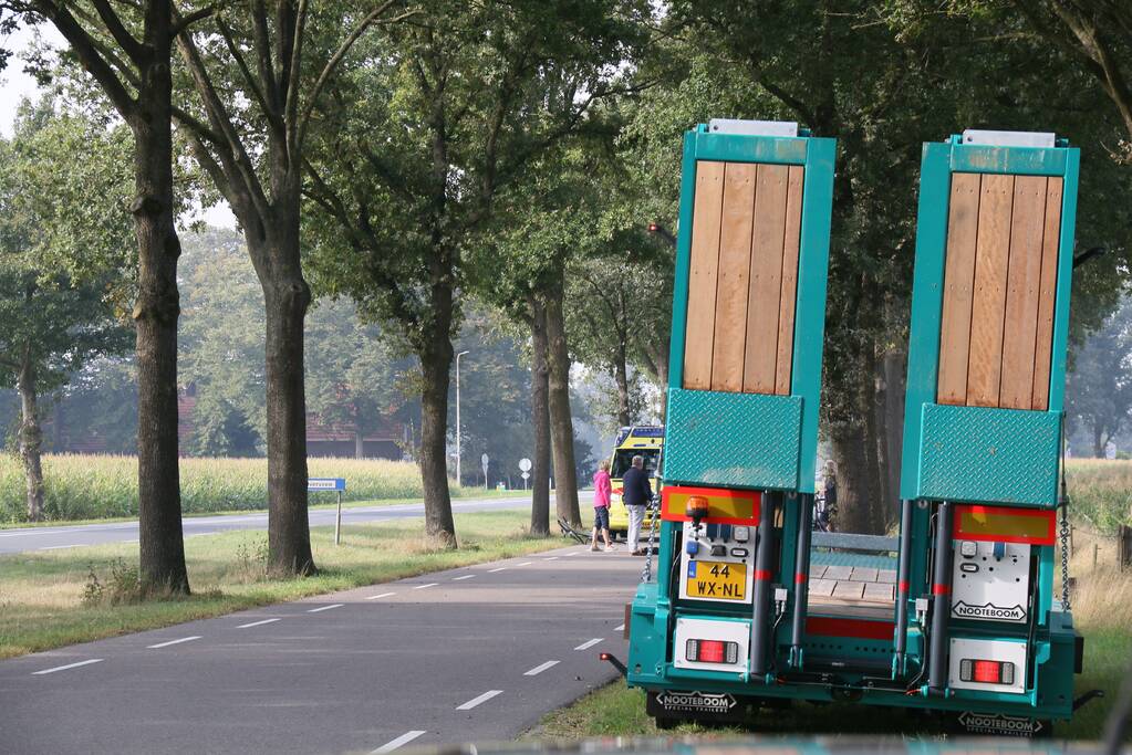 Fietser gewond na aanrijding met 45 km auto